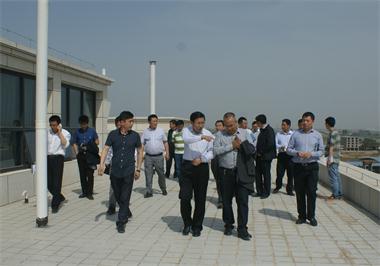 涇河新城管委會(huì)主任李益民一行來我項(xiàng)目視察指導(dǎo)工作